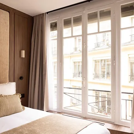 Elegant - Ac- 2br-6p- Madeleine * Paris