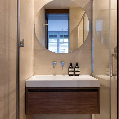 Elegant - Ac- 2br-6p- Madeleine Apartment *
