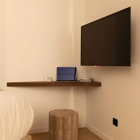 Elegant - Ac- 2br-6p- Madeleine Apartment *